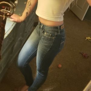 Skinny jeans
